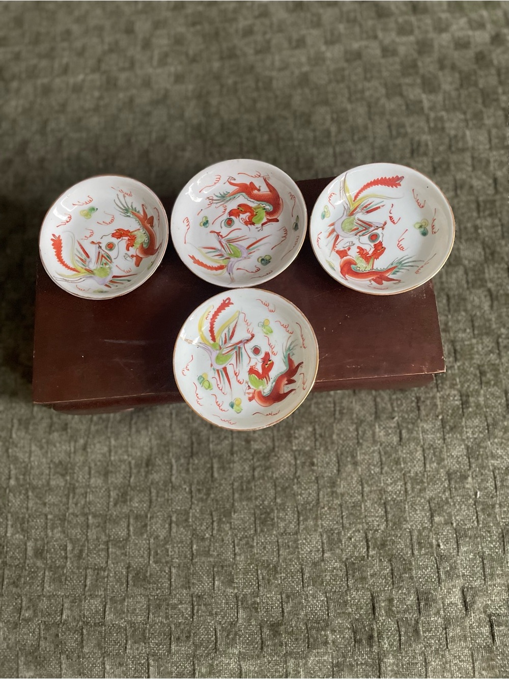 Vintage-4 Japanese Decorative Dish with Red and Green Phoenix Design
